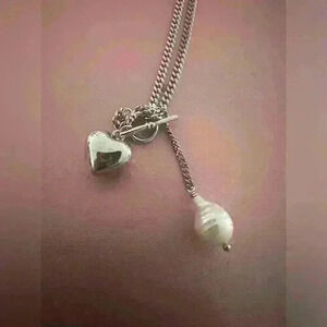 Silver necklace/ heart/ pearl